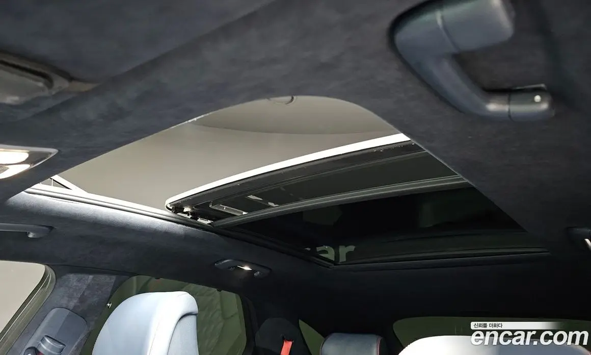 Genesis GV70 2021 2.5 автомат (гидро), фото 34 Genesis GV70 2021 2.5 автомат (гидро), фото 34