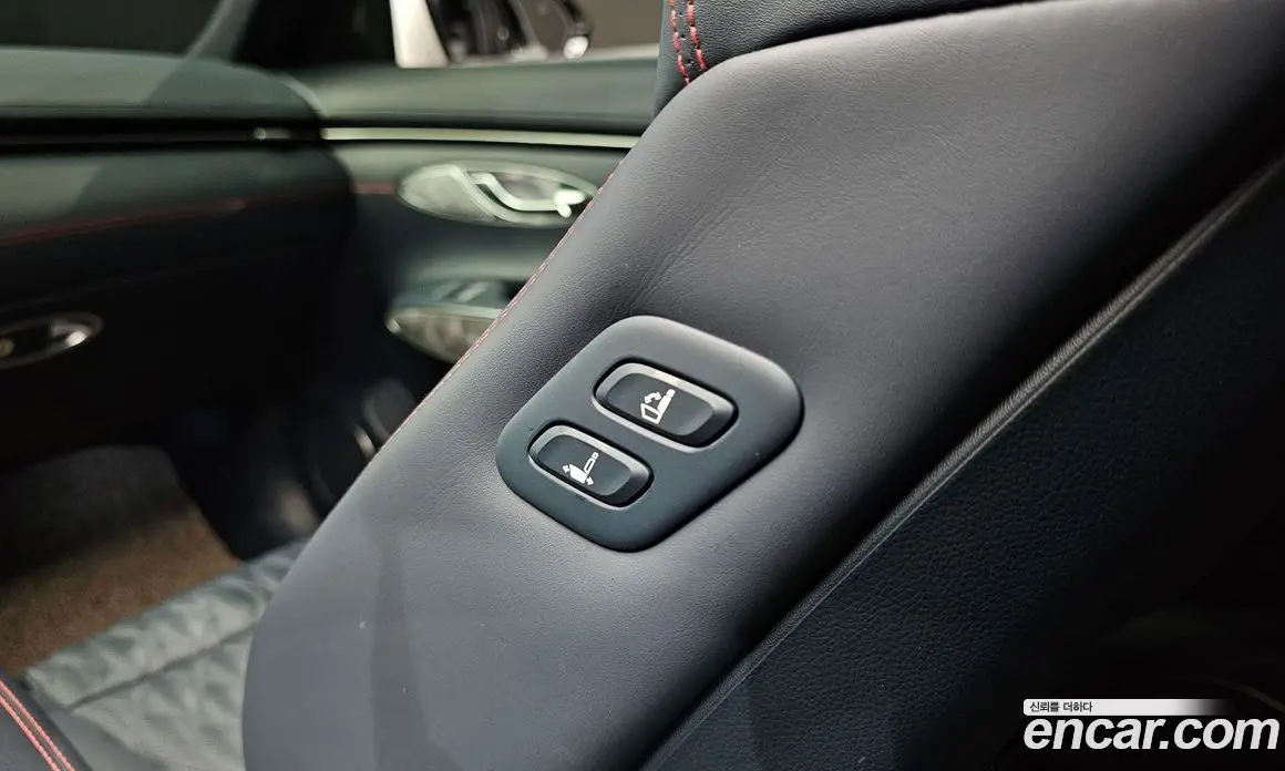 Genesis GV70 2021 2.5 автомат (гидро), фото 38 Genesis GV70 2021 2.5 автомат (гидро), фото 38