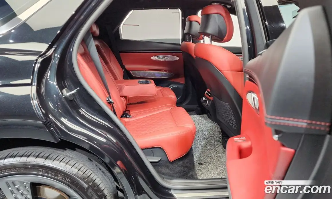 Genesis GV70 2023 2.5 автомат (гидро), фото 12 Genesis GV70 2023 2.5 автомат (гидро), фото 12