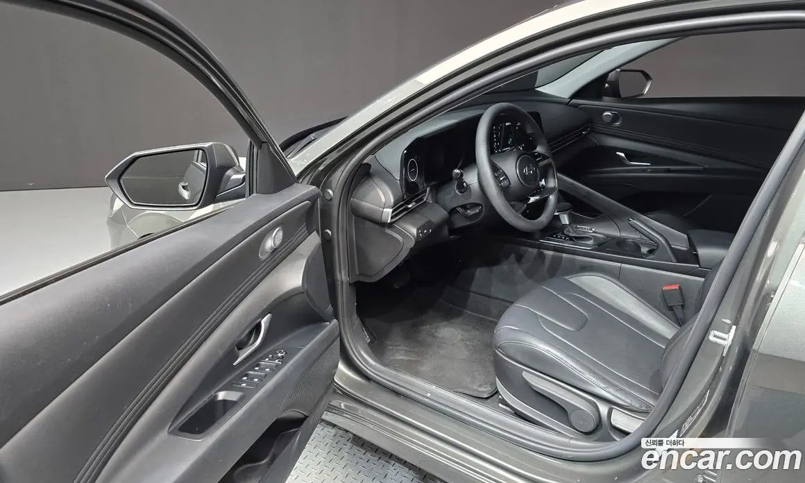 Hyundai Avante 2023 1.6 автомат (гидро), фото 13
