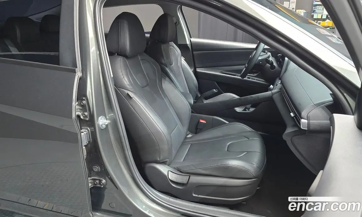 Hyundai Avante 2023 1.6 автомат (гидро), фото 17