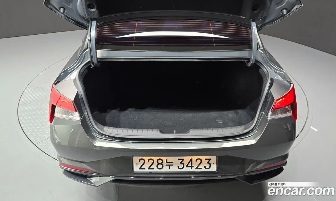 Hyundai Avante 2023 1.6 автомат (гидро), фото 27