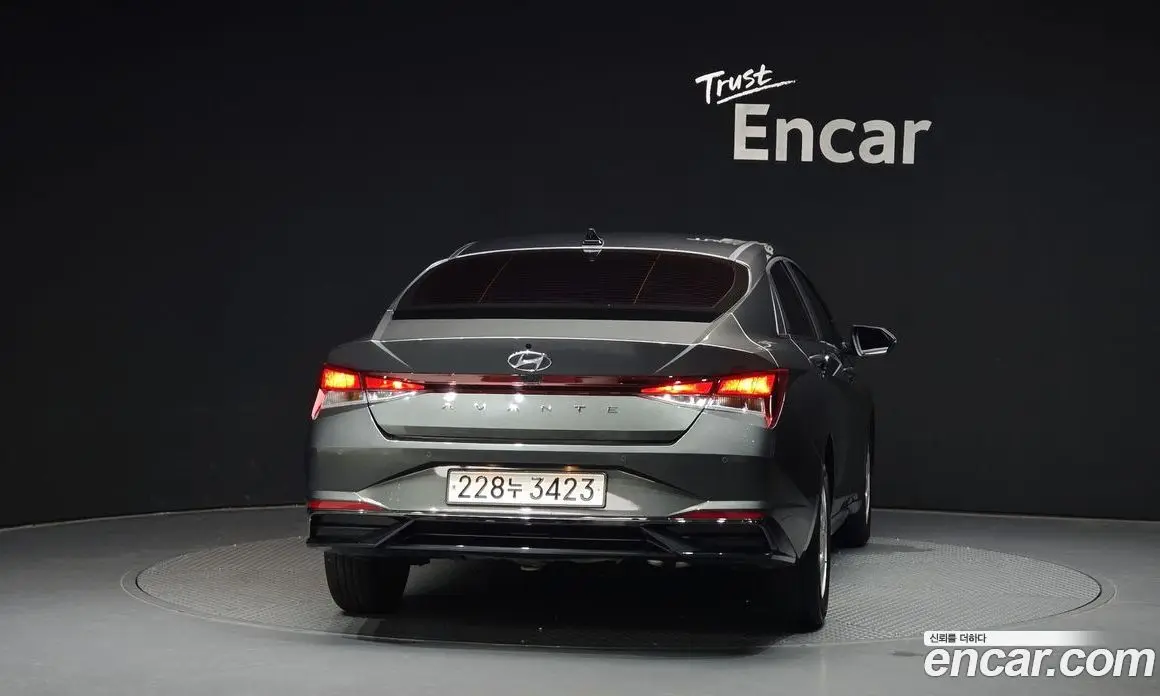 Hyundai Avante 2023 1.6 автомат (гидро), фото 4
