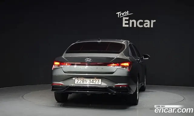 Hyundai Avante 2023 1.6 автомат (гидро), миниатюра 4