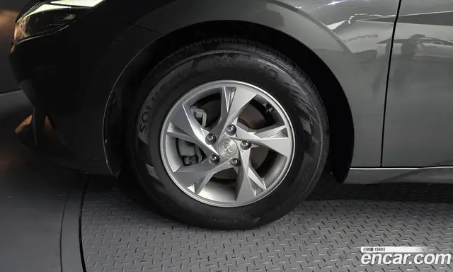 Hyundai Avante 2023 1.6 автомат (гидро), миниатюра 5