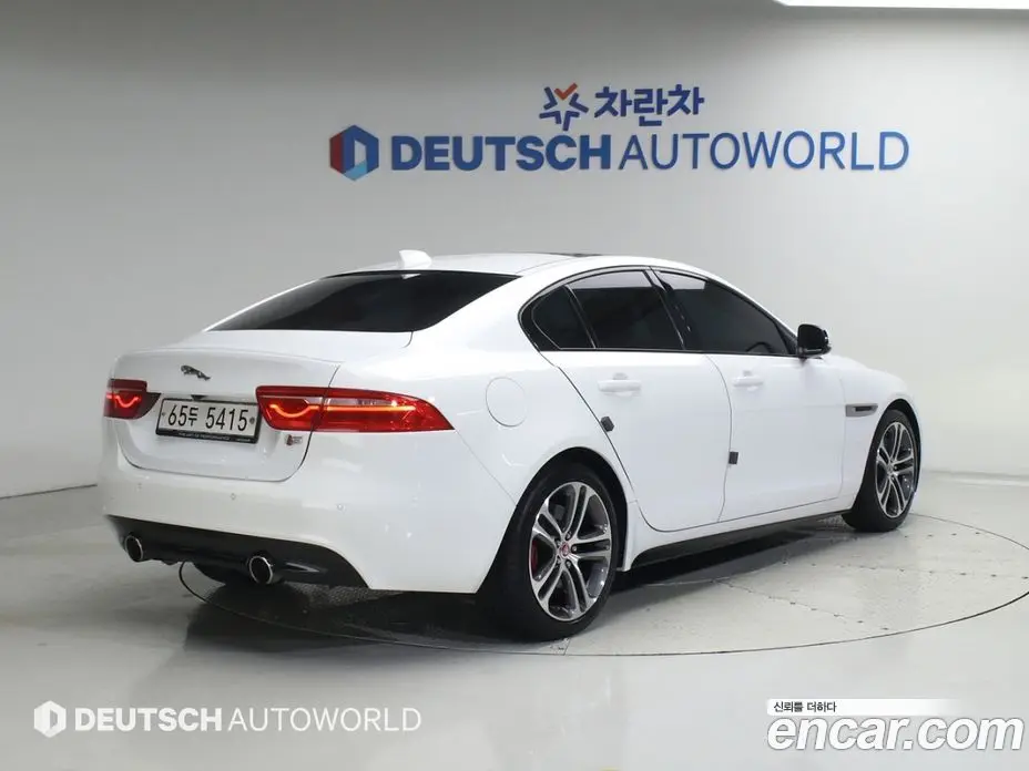 Jaguar XE 2017 3.0 автомат (гидро), фото 2 Jaguar XE 2017 3.0 автомат (гидро), фото 2