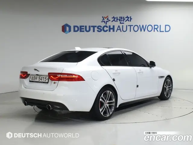 Jaguar XE 2017 3.0 автомат (гидро), миниатюра 2 Jaguar XE 2017 3.0 автомат (гидро), миниатюра 2