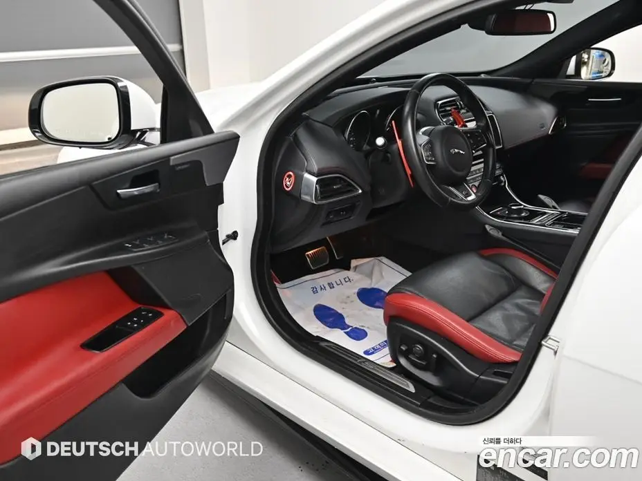 Jaguar XE 2017 3.0 автомат (гидро), фото 11 Jaguar XE 2017 3.0 автомат (гидро), фото 11