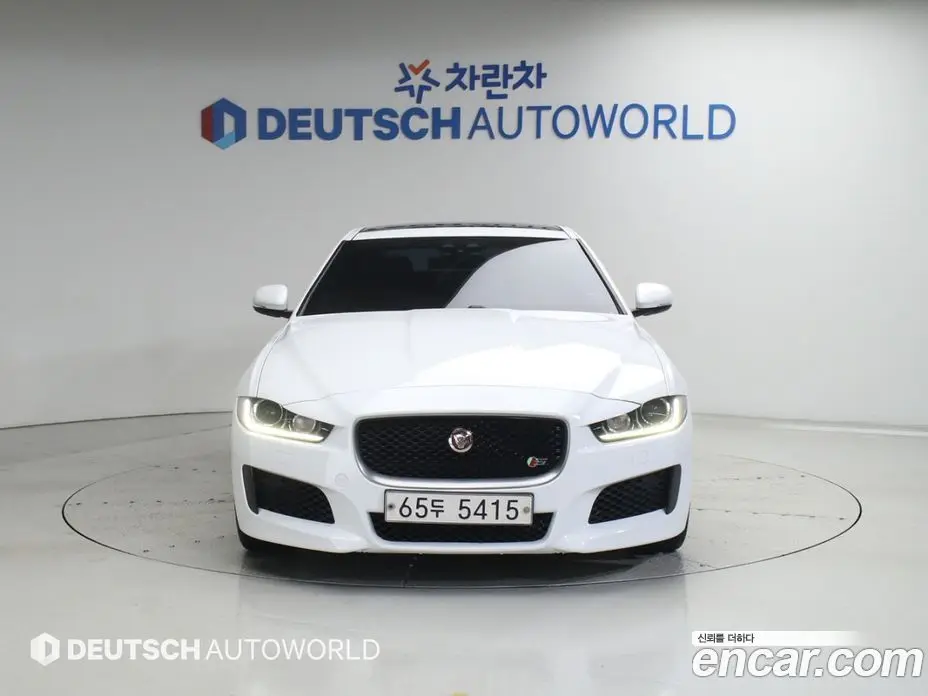 Jaguar XE 2017 3.0 автомат (гидро), фото 3 Jaguar XE 2017 3.0 автомат (гидро), фото 3