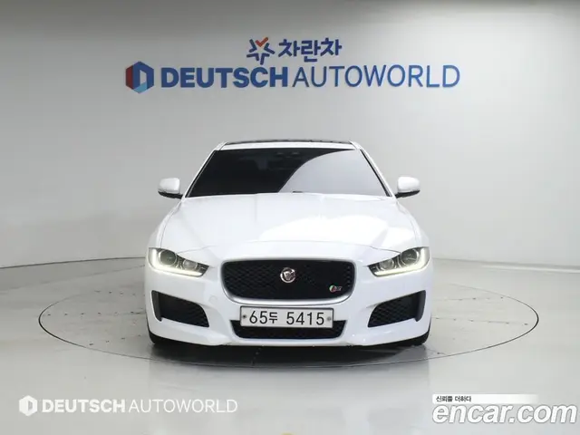 Jaguar XE 2017 3.0 автомат (гидро), миниатюра 3 Jaguar XE 2017 3.0 автомат (гидро), миниатюра 3