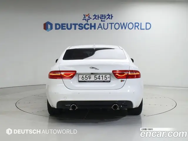 Jaguar XE 2017 3.0 автомат (гидро), миниатюра 4 Jaguar XE 2017 3.0 автомат (гидро), миниатюра 4