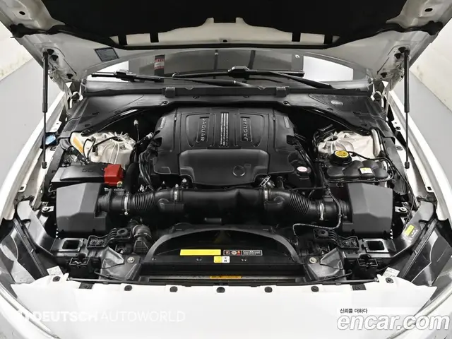 Jaguar XE 2017 3.0 автомат (гидро), миниатюра 6 Jaguar XE 2017 3.0 автомат (гидро), миниатюра 6