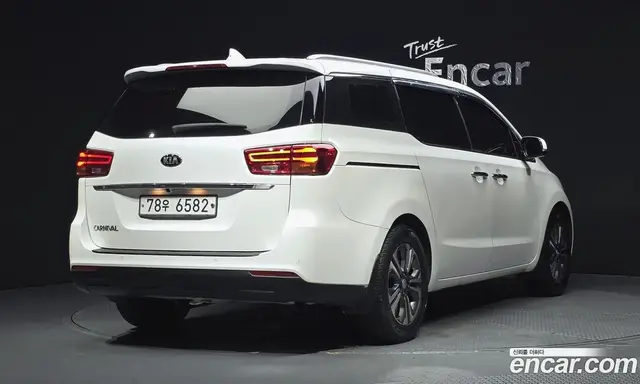 Kia Carnival 2019 2.2 автомат (гидро), миниатюра 2 Kia Carnival 2019 2.2 автомат (гидро), миниатюра 2