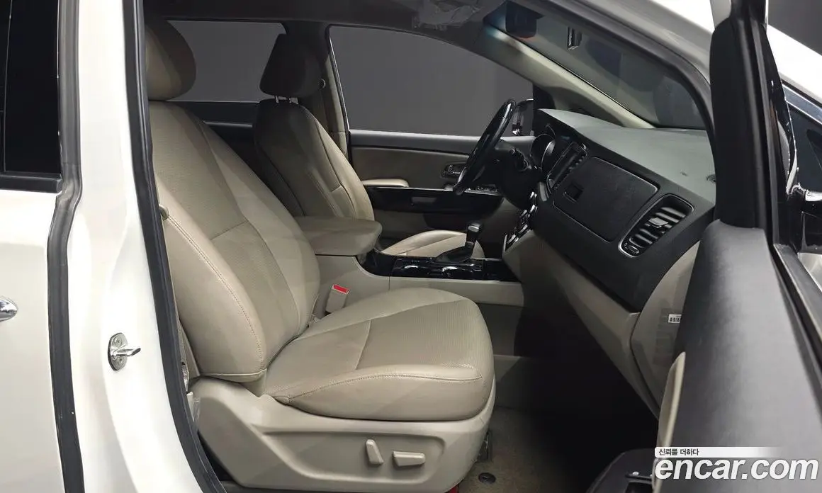 Kia Carnival 2019 2.2 автомат (гидро), фото 16 Kia Carnival 2019 2.2 автомат (гидро), фото 16