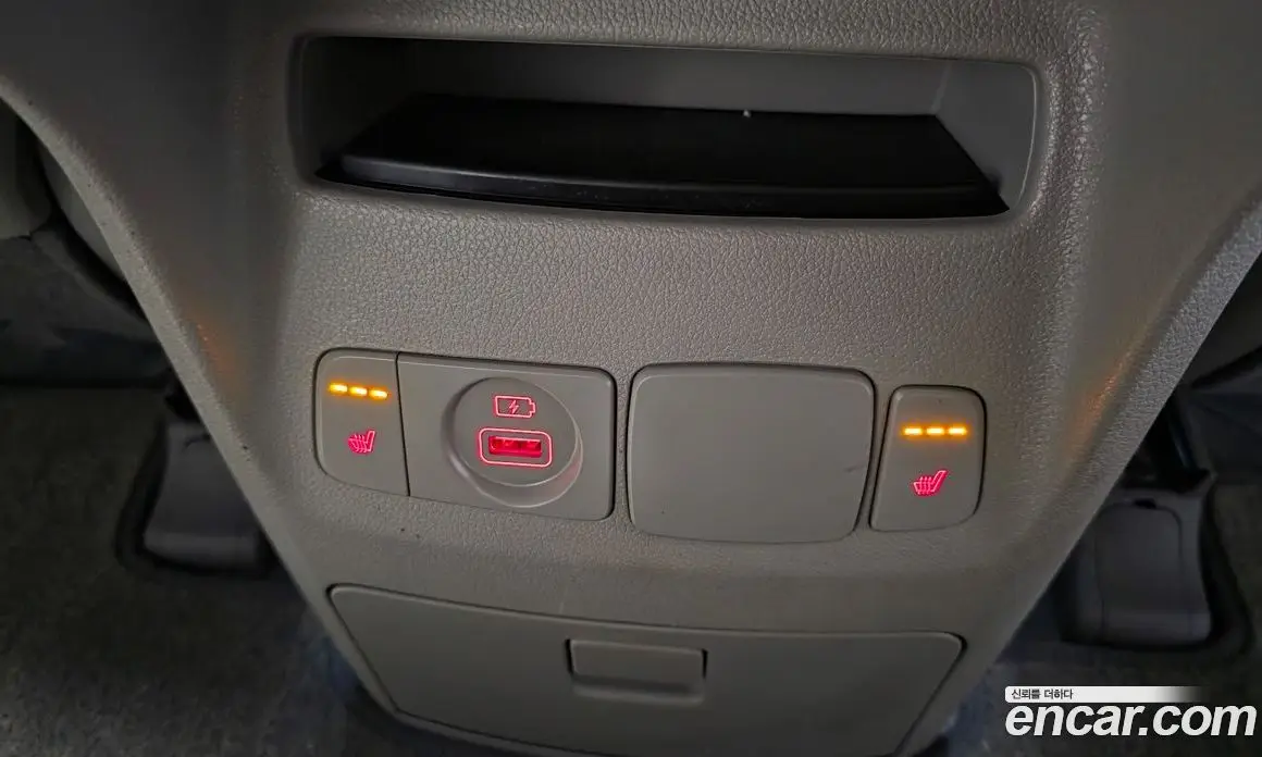 Kia Carnival 2019 2.2 автомат (гидро), фото 26 Kia Carnival 2019 2.2 автомат (гидро), фото 26