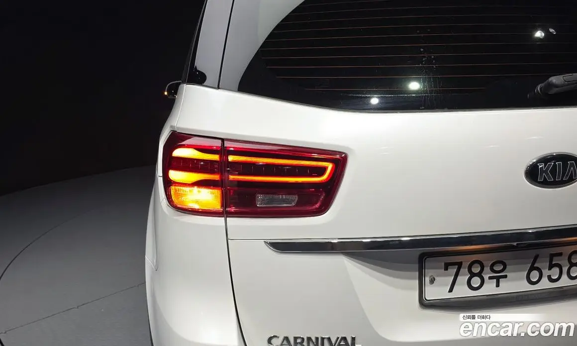 Kia Carnival 2019 2.2 автомат (гидро), фото 9 Kia Carnival 2019 2.2 автомат (гидро), фото 9