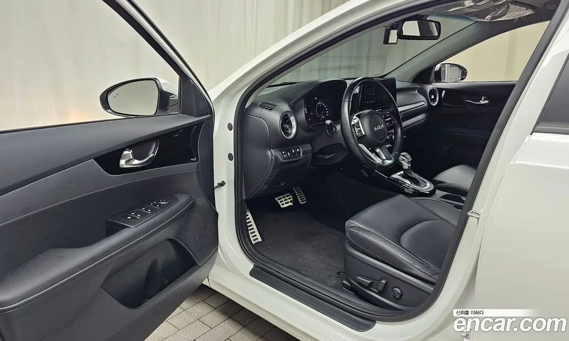 Kia K3 2023 1.6 автомат (гидро), фото 12