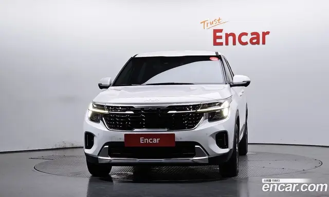 Kia Seltos 2022 2.0 автомат (гидро), миниатюра 3