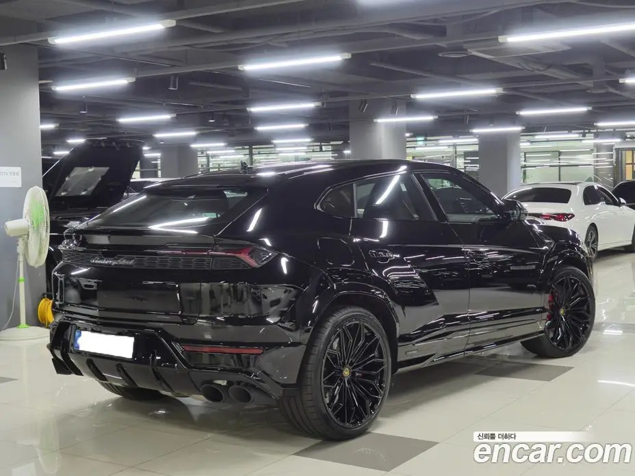 Lamborghini Urus 2025 4.0 автомат (гидро), фото 3 Lamborghini Urus 2025 4.0 автомат (гидро), фото 3