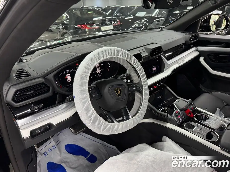 Lamborghini Urus 2025 4.0 автомат (гидро), фото 4 Lamborghini Urus 2025 4.0 автомат (гидро), фото 4