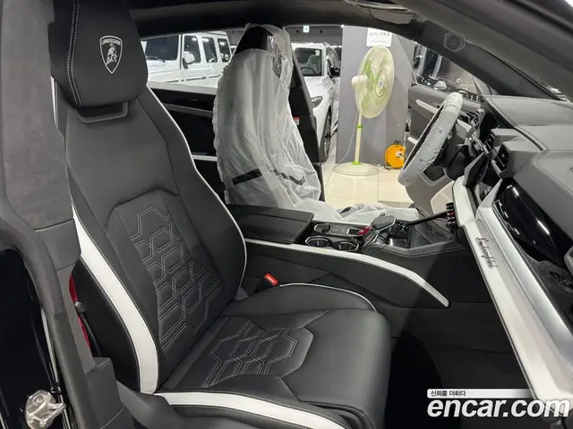 Lamborghini Urus 2025 4.0 автомат (гидро), миниатюра 8 Lamborghini Urus 2025 4.0 автомат (гидро), миниатюра 8