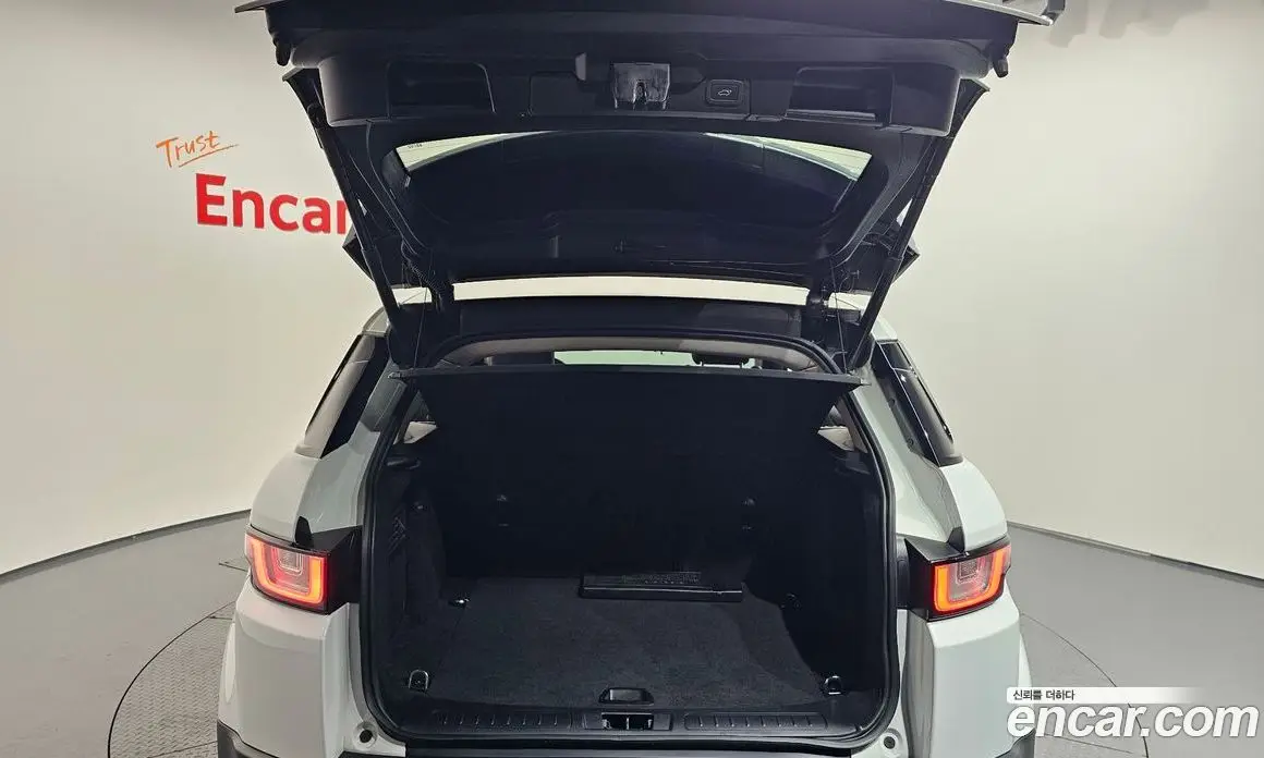 Land Rover Range Rover Evoque 2015 2.0 автомат (гидро), фото 18