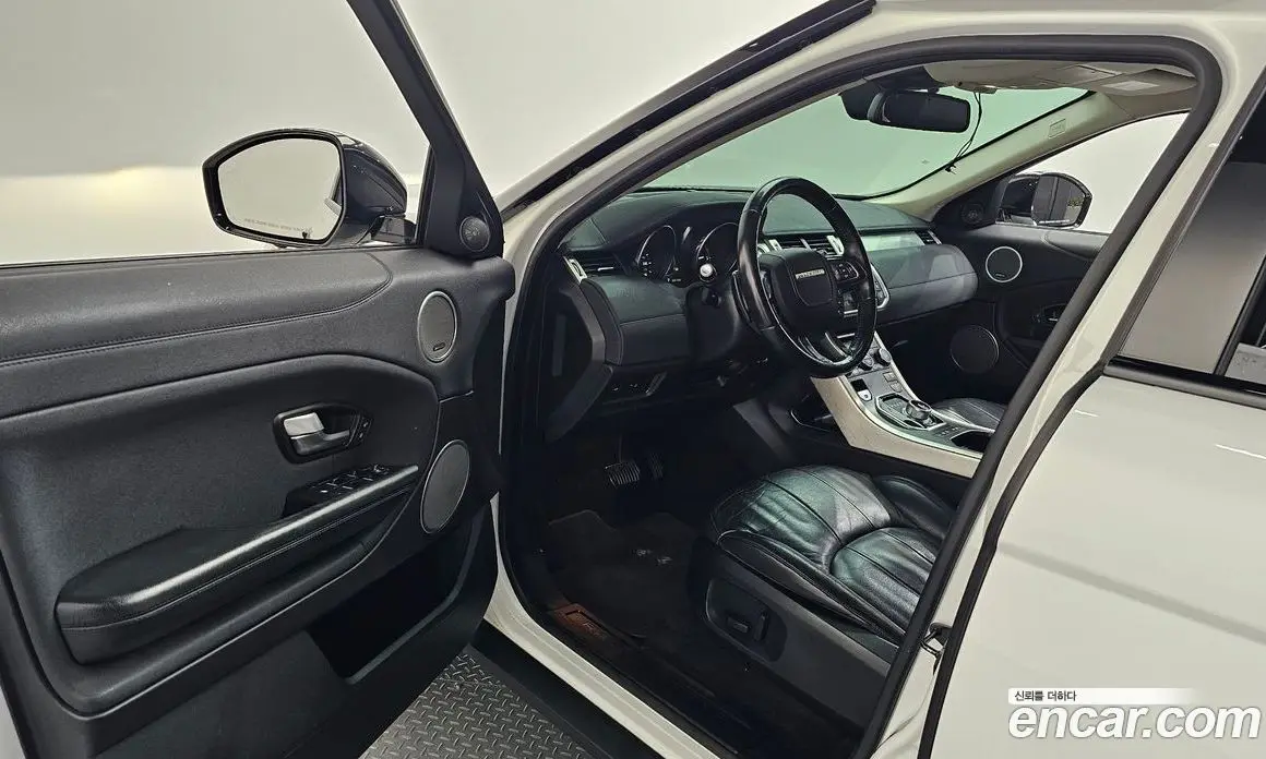 Land Rover Range Rover Evoque 2015 2.0 автомат (гидро), фото 10