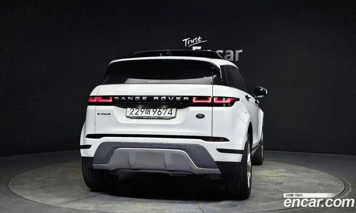 Land Rover Range Rover Evoque 2022 2.0 автомат (гидро), фото 4 Land Rover Range Rover Evoque 2022 2.0 автомат (гидро), фото 4
