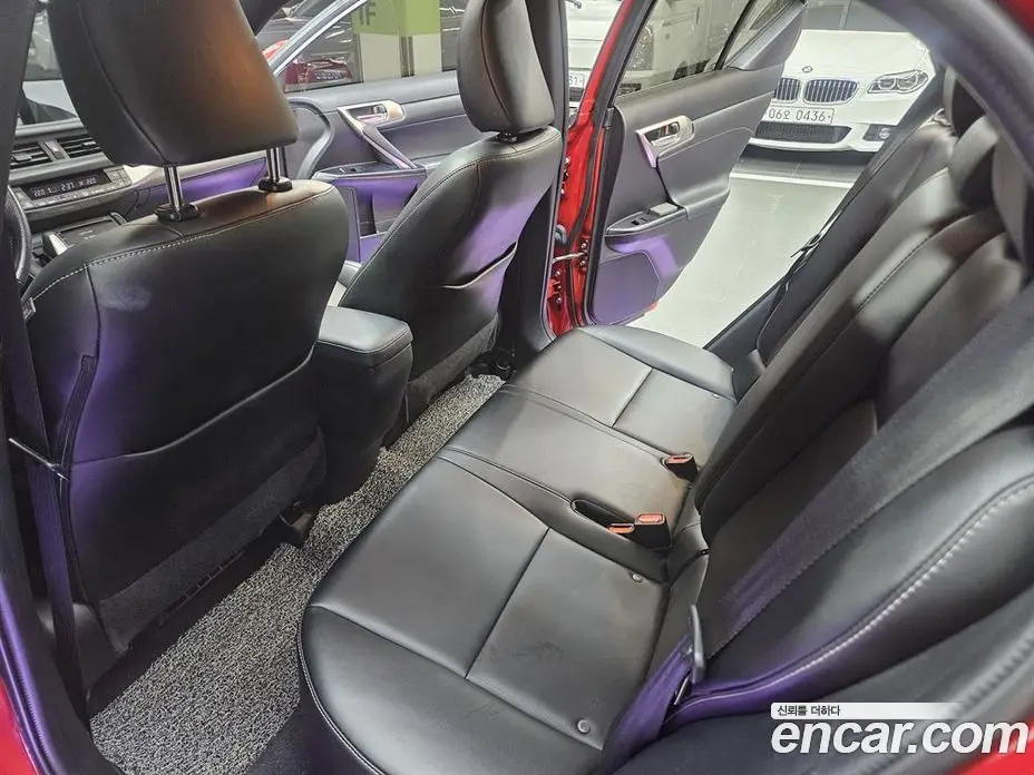 Lexus CT200h 2016 1.8 автомат (гидро), фото 17 Lexus CT200h 2016 1.8 автомат (гидро), фото 17