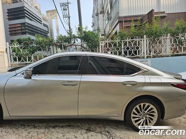 Lexus ES 2022 2.5 автомат (гидро), миниатюра 2 Lexus ES 2022 2.5 автомат (гидро), миниатюра 2