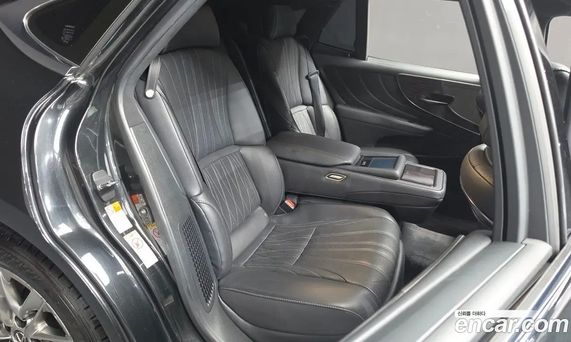 Lexus LS 2019 3.5 автомат (гидро), фото 23 Lexus LS 2019 3.5 автомат (гидро), фото 23