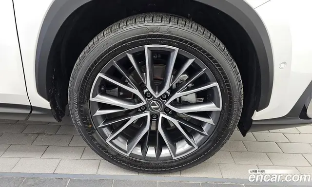 Lexus NX 2024 2.5 автомат (гидро), миниатюра 4 Lexus NX 2024 2.5 автомат (гидро), миниатюра 4