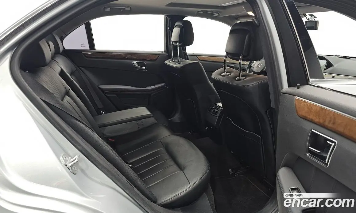 Mercedes-Benz E-Class 2011 3.5 автомат (гидро), фото 15 Mercedes-Benz E-Class 2011 3.5 автомат (гидро), фото 15