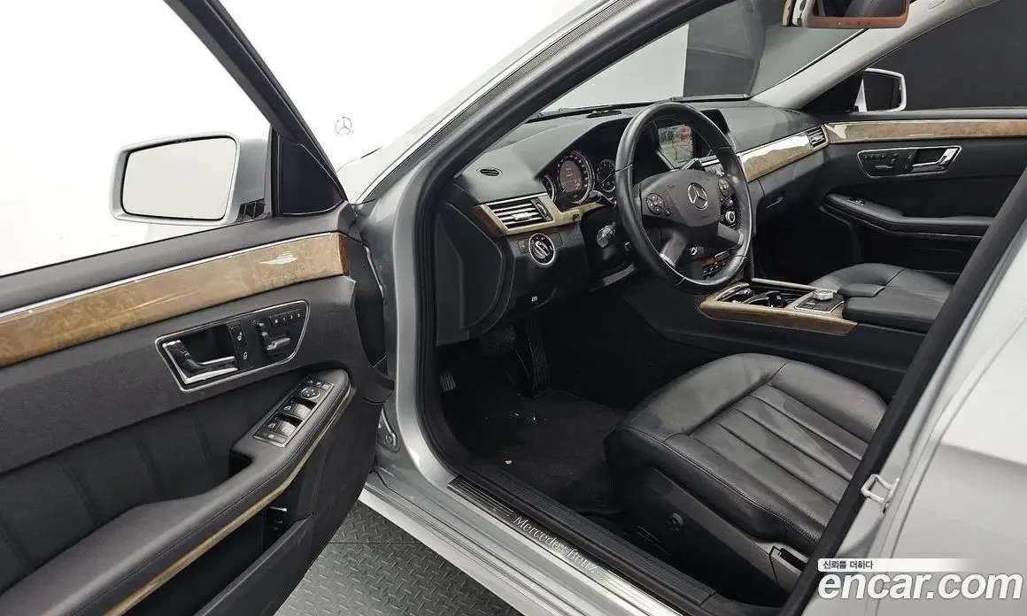 Mercedes-Benz E-Class 2011 3.5 автомат (гидро), фото 16 Mercedes-Benz E-Class 2011 3.5 автомат (гидро), фото 16