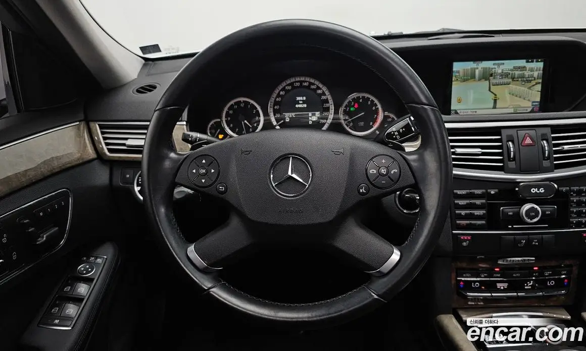 Mercedes-Benz E-Class 2011 3.5 автомат (гидро), фото 18 Mercedes-Benz E-Class 2011 3.5 автомат (гидро), фото 18
