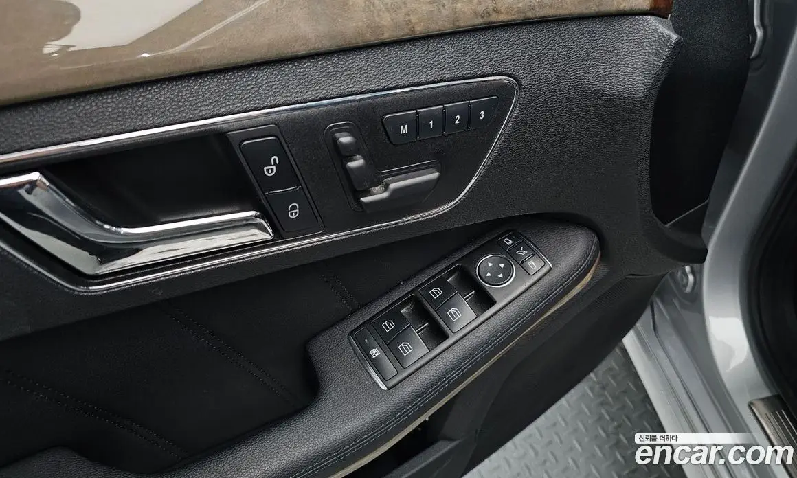 Mercedes-Benz E-Class 2011 3.5 автомат (гидро), фото 22 Mercedes-Benz E-Class 2011 3.5 автомат (гидро), фото 22