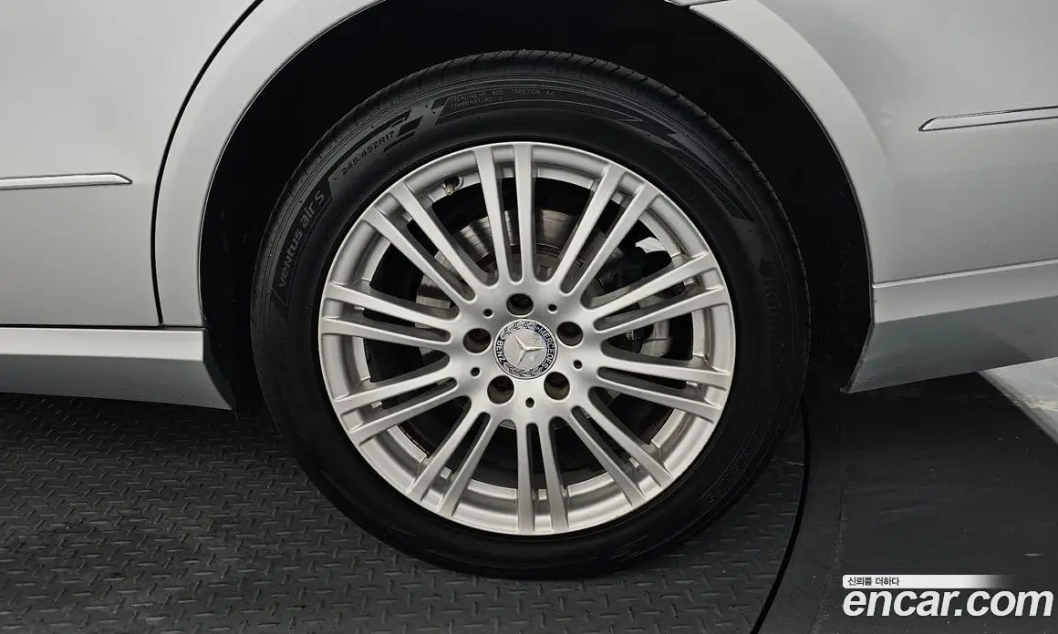 Mercedes-Benz E-Class 2011 3.5 автомат (гидро), фото 6 Mercedes-Benz E-Class 2011 3.5 автомат (гидро), фото 6