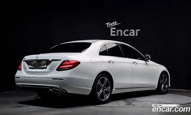 Mercedes-Benz E-Class 2018 2.0 автомат (гидро), миниатюра 2 Mercedes-Benz E-Class 2018 2.0 автомат (гидро), миниатюра 2