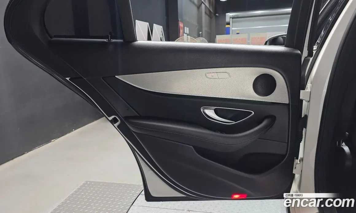 Mercedes-Benz E-Class 2018 2.0 автомат (гидро), фото 15 Mercedes-Benz E-Class 2018 2.0 автомат (гидро), фото 15