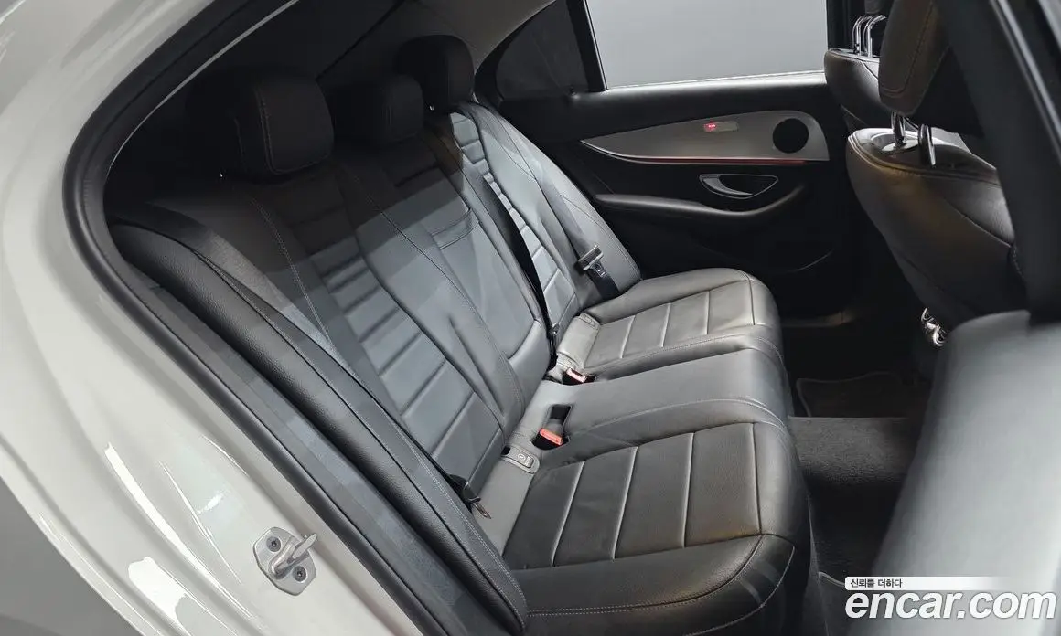 Mercedes-Benz E-Class 2018 2.0 автомат (гидро), фото 17 Mercedes-Benz E-Class 2018 2.0 автомат (гидро), фото 17