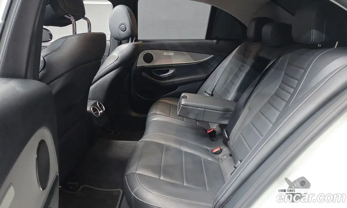 Mercedes-Benz E-Class 2018 2.0 автомат (гидро), фото 18 Mercedes-Benz E-Class 2018 2.0 автомат (гидро), фото 18