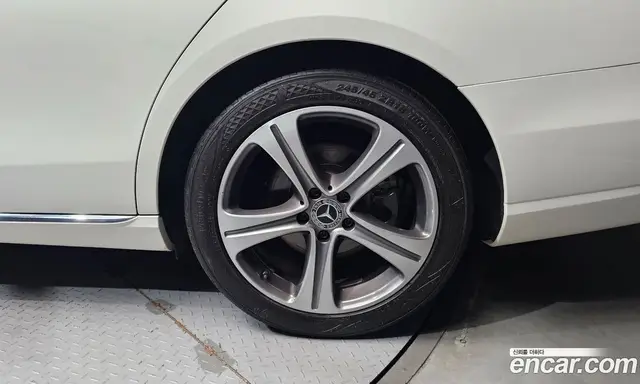 Mercedes-Benz E-Class 2018 2.0 автомат (гидро), миниатюра 7 Mercedes-Benz E-Class 2018 2.0 автомат (гидро), миниатюра 7