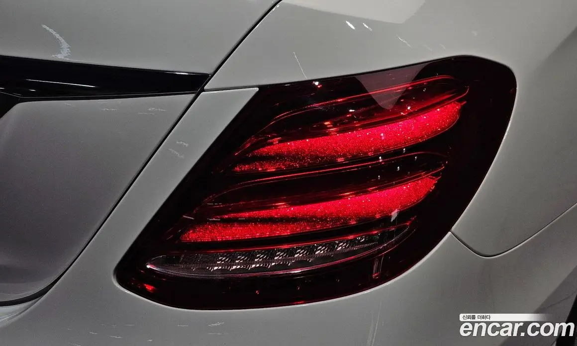 Mercedes-Benz E-Class 2018 2.0 автомат (гидро), фото 9 Mercedes-Benz E-Class 2018 2.0 автомат (гидро), фото 9