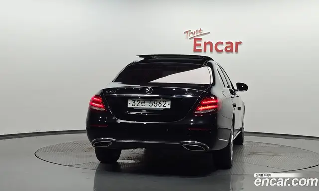 Mercedes-Benz E-Class 2019 2.0 автомат (гидро), миниатюра 3 Mercedes-Benz E-Class 2019 2.0 автомат (гидро), миниатюра 3