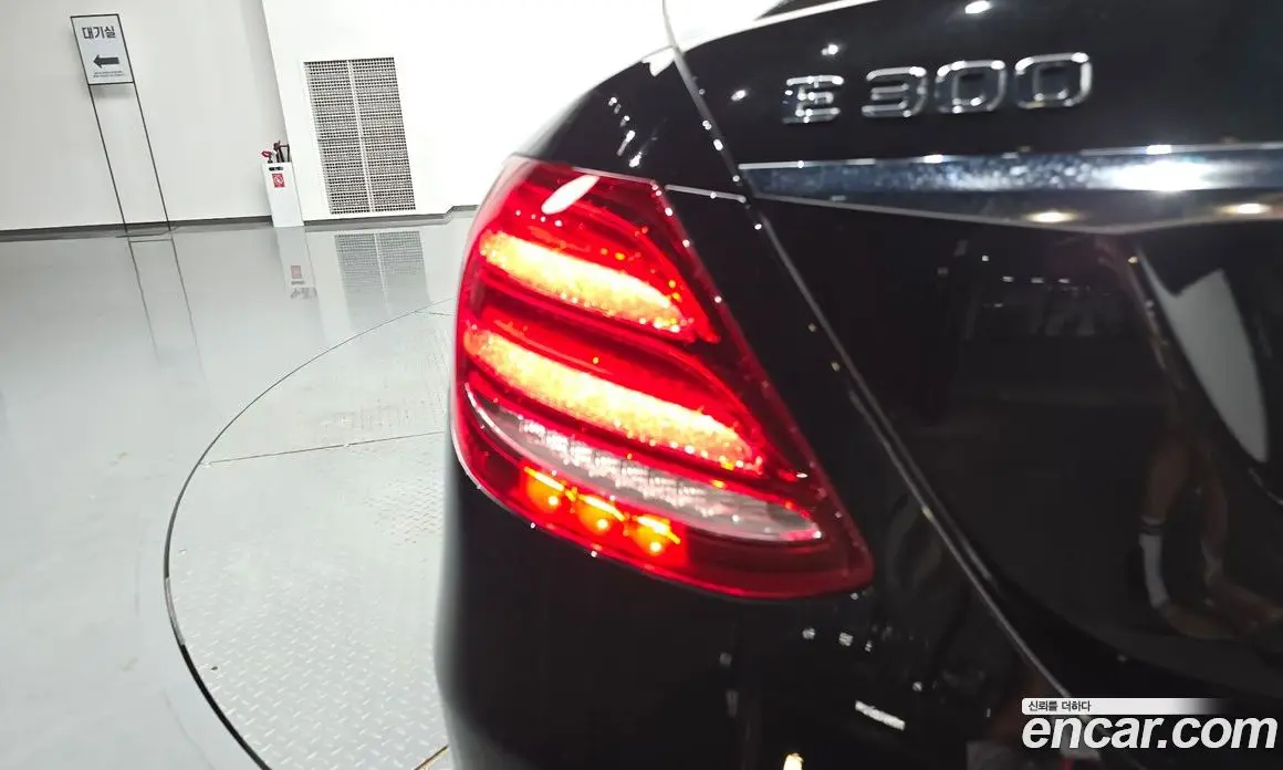 Mercedes-Benz E-Class 2019 2.0 автомат (гидро), фото 8 Mercedes-Benz E-Class 2019 2.0 автомат (гидро), фото 8
