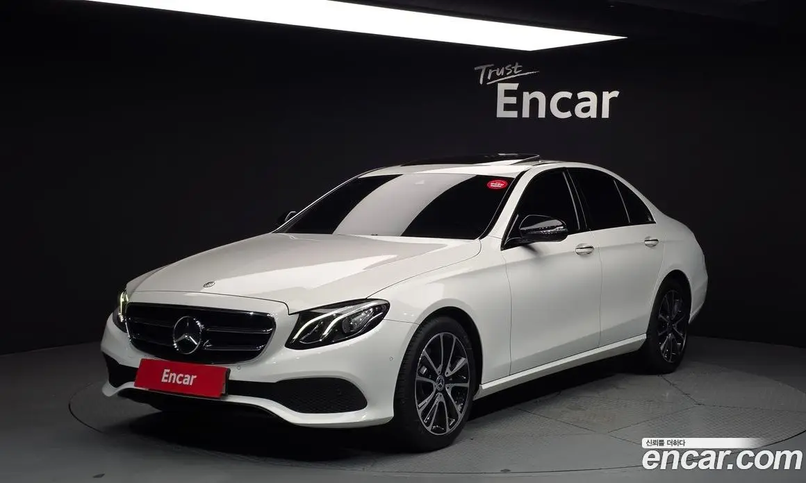 Mercedes-Benz E-Class 2020 2.0 автомат (гидро), фото 1 Mercedes-Benz E-Class 2020 2.0 автомат (гидро), фото 1