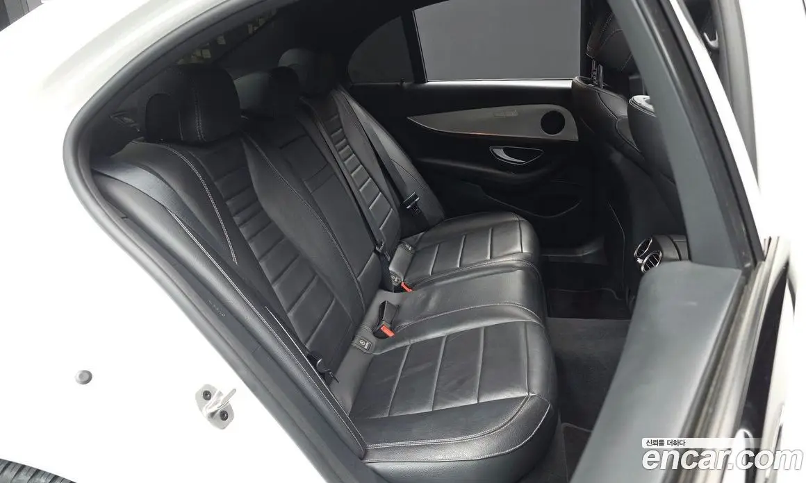 Mercedes-Benz E-Class 2020 2.0 автомат (гидро), фото 18 Mercedes-Benz E-Class 2020 2.0 автомат (гидро), фото 18