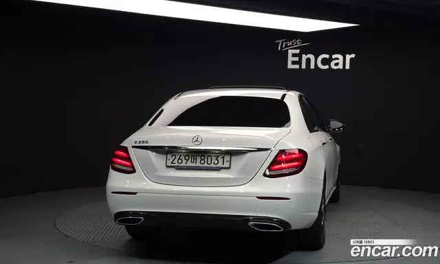 Mercedes-Benz E-Class 2020 2.0 автомат (гидро), миниатюра 4 Mercedes-Benz E-Class 2020 2.0 автомат (гидро), миниатюра 4