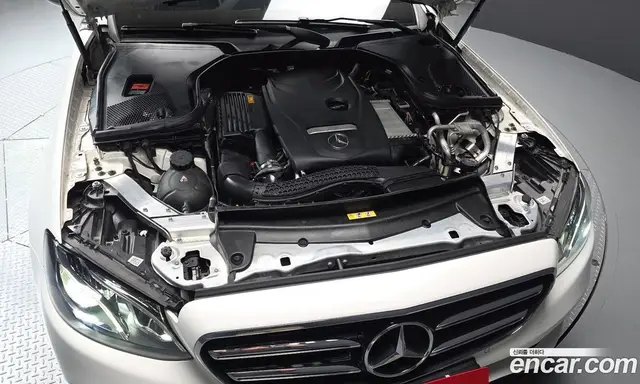 Mercedes-Benz E-Class 2020 2.0 автомат (гидро), миниатюра 6 Mercedes-Benz E-Class 2020 2.0 автомат (гидро), миниатюра 6