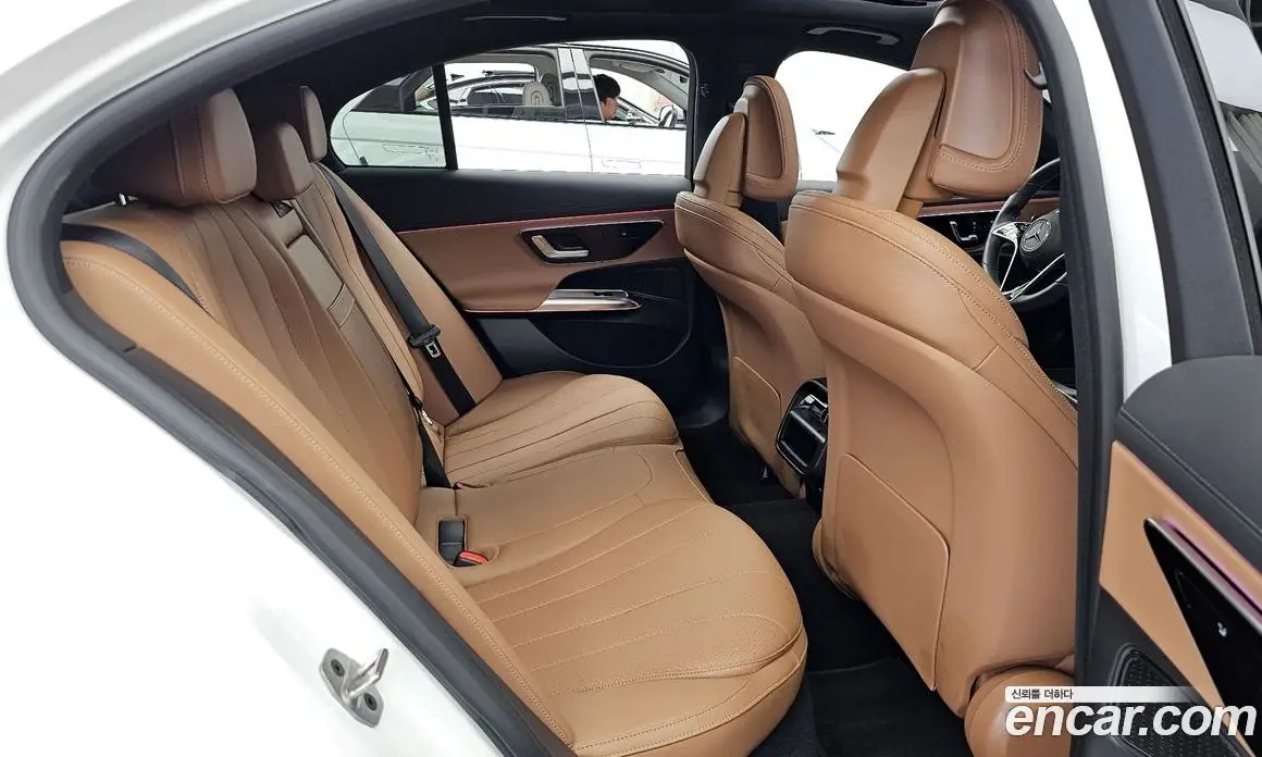 Mercedes-Benz E-Class 2025 2.0 автомат (гидро), фото 12 Mercedes-Benz E-Class 2025 2.0 автомат (гидро), фото 12